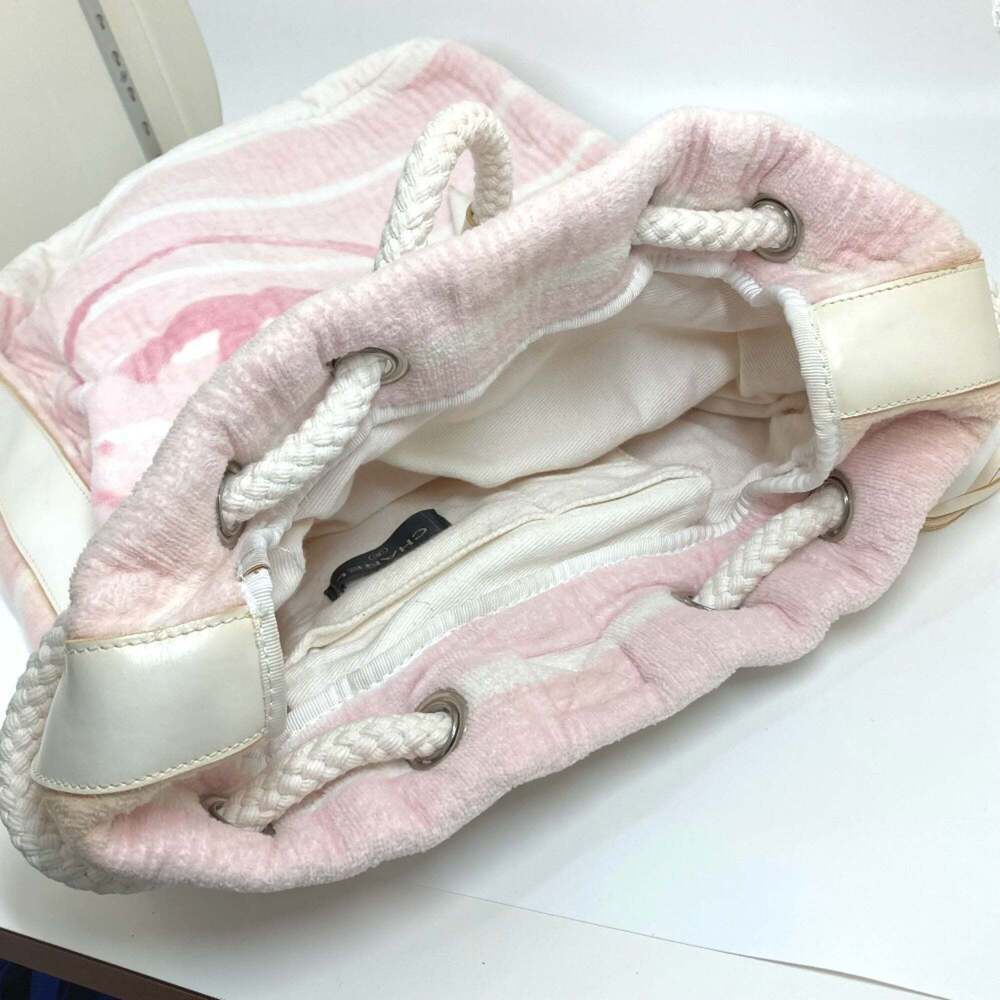 CHANEL Pink Shoulder Bag - Picture 10 of 16